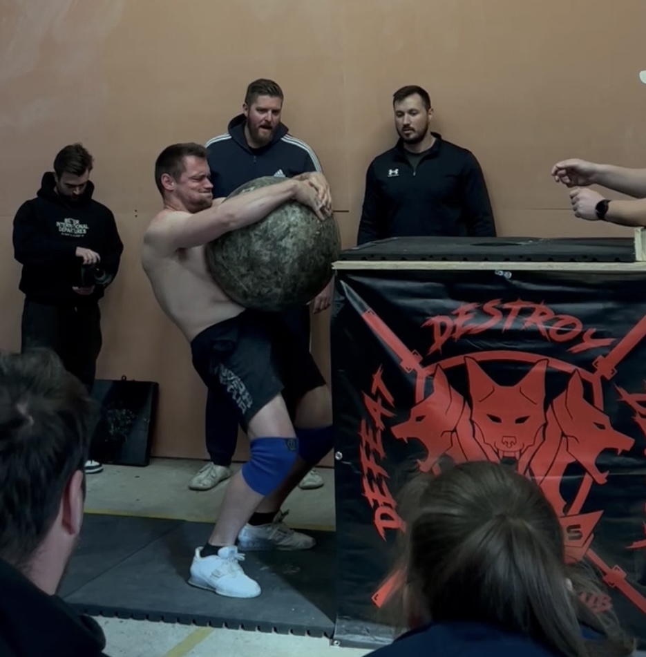 Atlas stone (min 1m20)